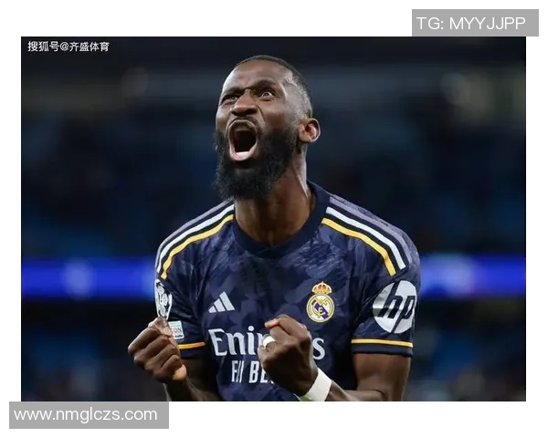 白发黑人足球明星的传奇人生与不屈精神展现了运动员的无限魅力与坚持信念